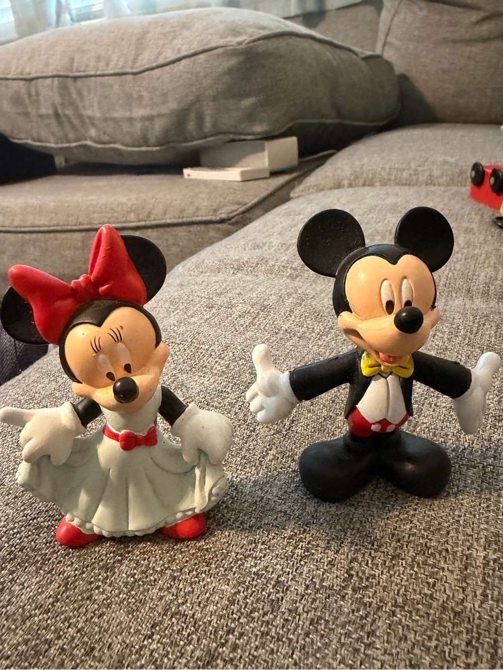 Disney Minnie and Mickey Figurine Pair in Red, Black, White McDonalds 2005 VGUC